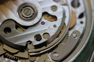 Cosmetic damage caused by screw trapped under the weight